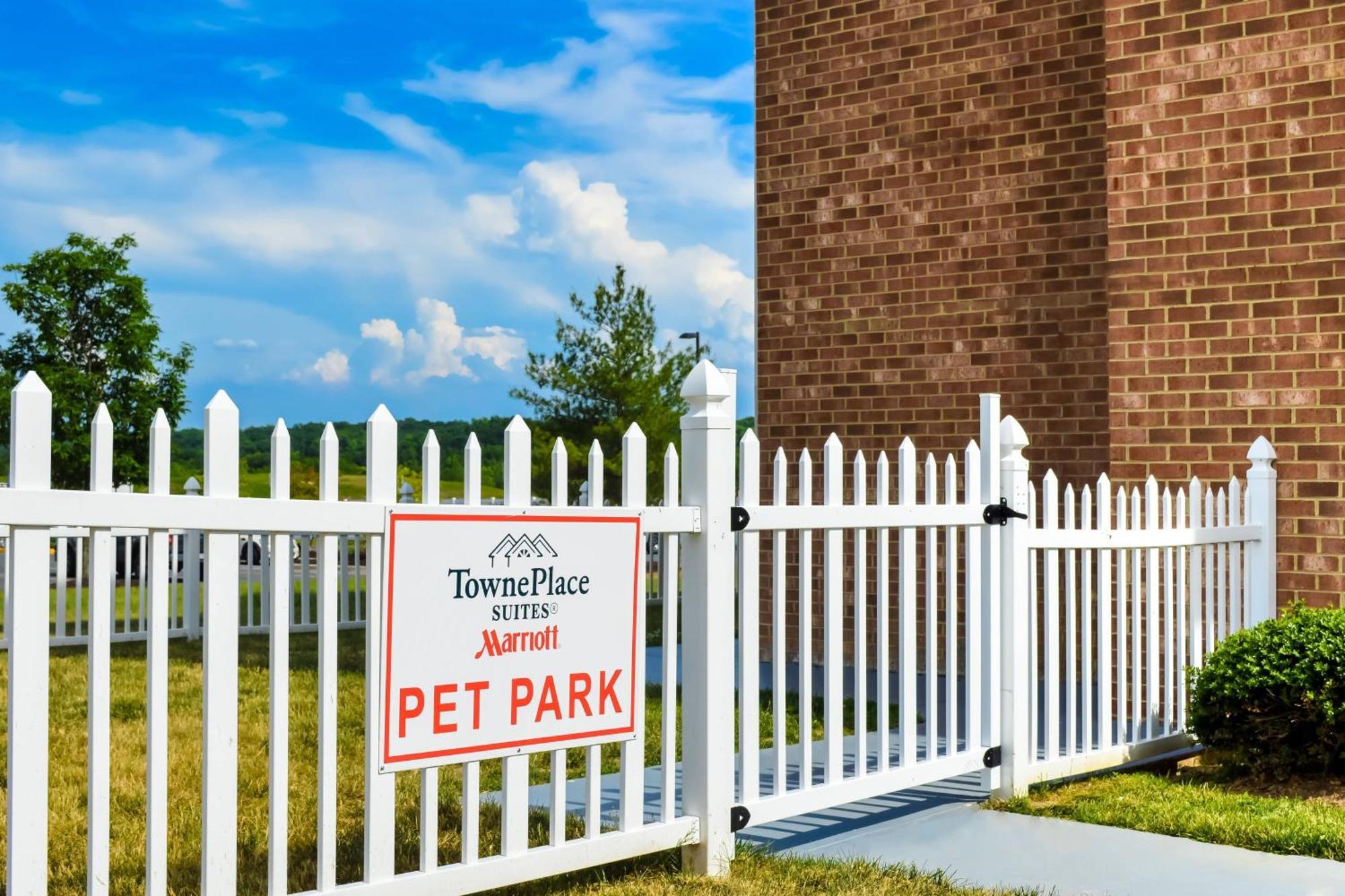 Towneplace Suites Фредериксберг Экстерьер фото